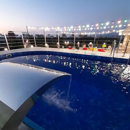 Hotel Wave Batumi Bagian luar foto