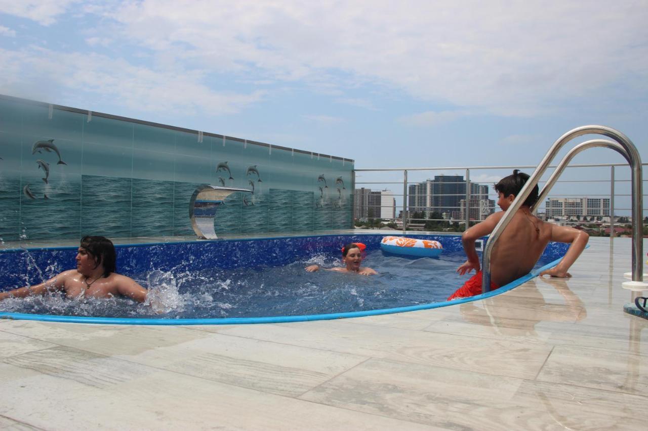 Hotel Wave Batumi Bagian luar foto