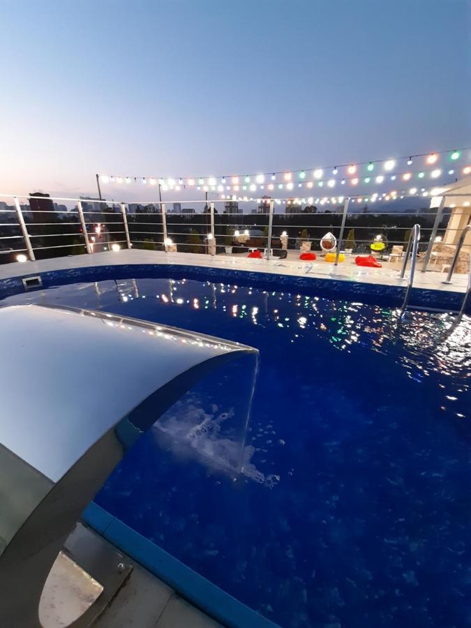 Hotel Wave Batumi Bagian luar foto