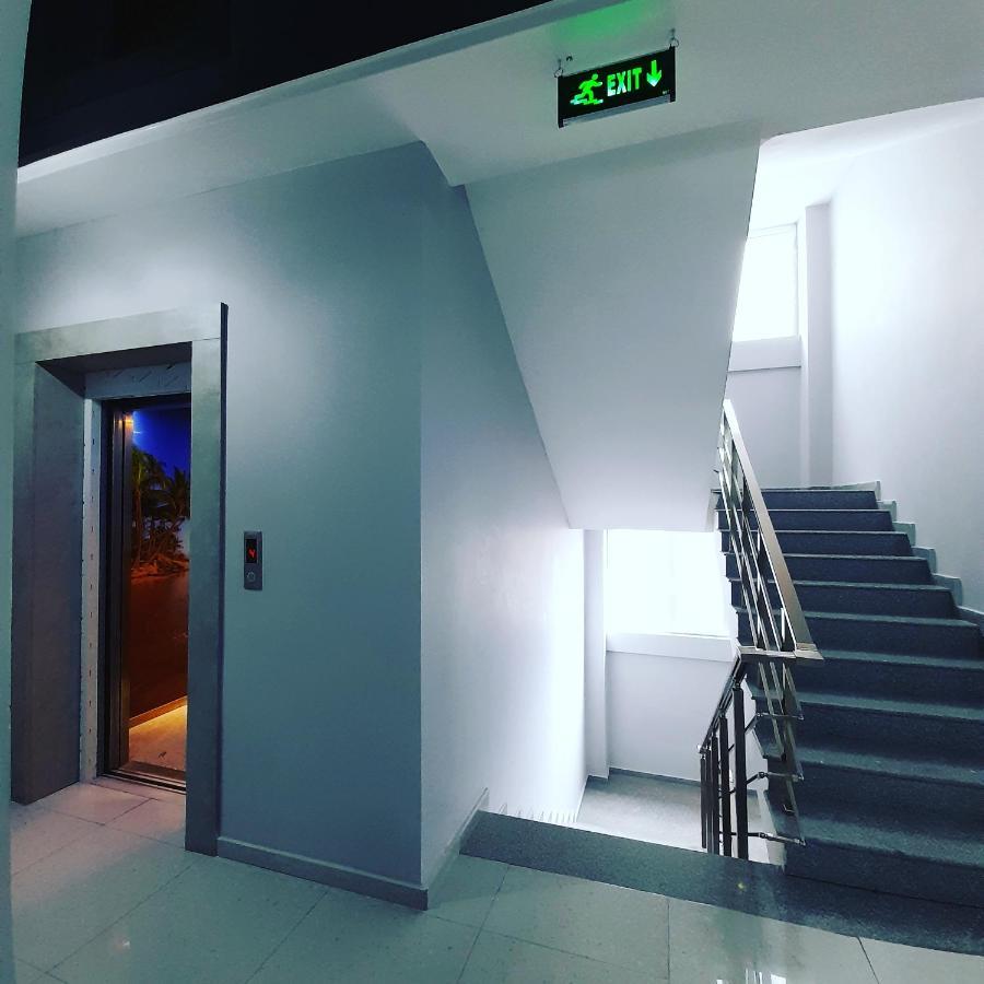 Hotel Wave Batumi Bagian luar foto