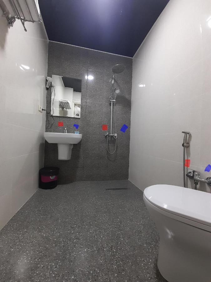 Hotel Wave Batumi Bagian luar foto