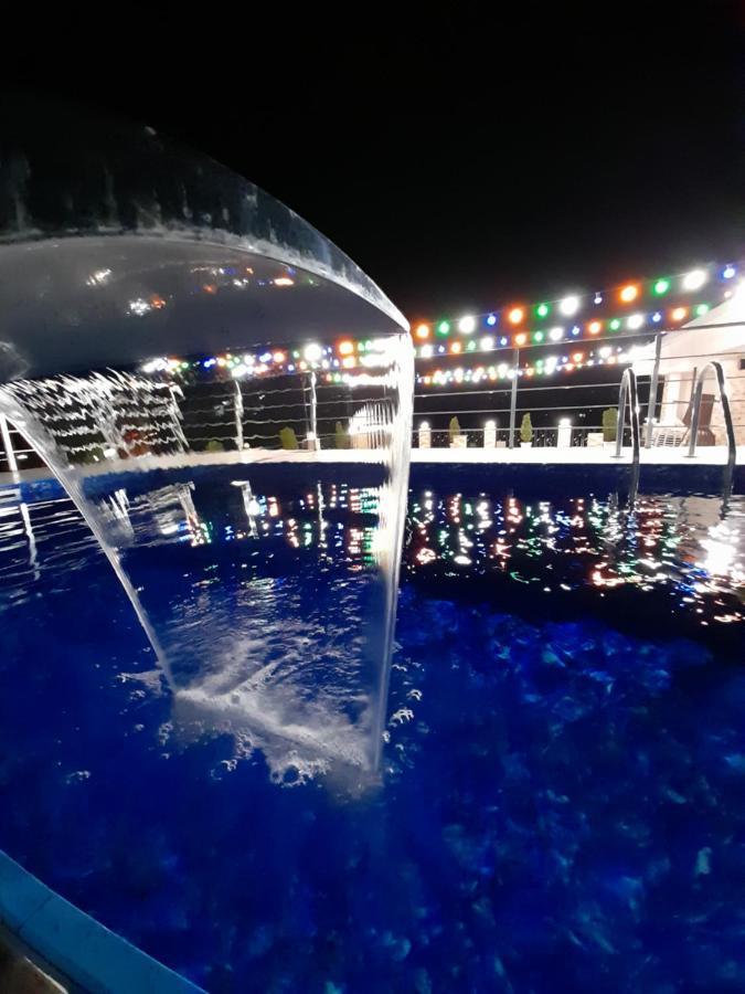 Hotel Wave Batumi Bagian luar foto