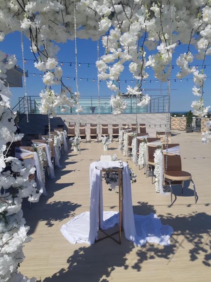 Hotel Wave Batumi Bagian luar foto