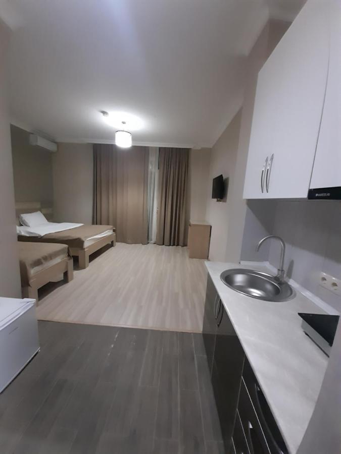 Hotel Wave Batumi Bagian luar foto