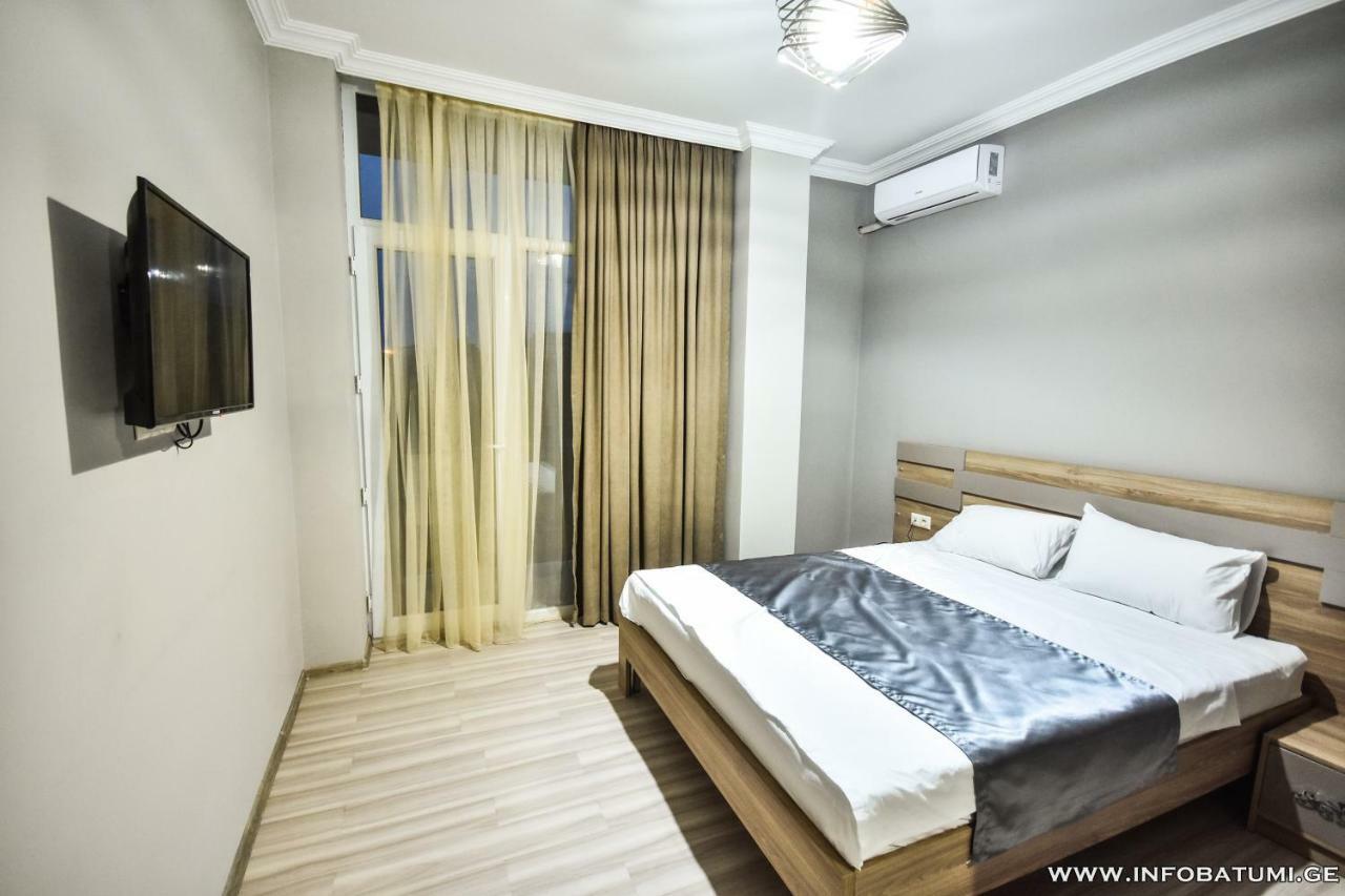 Hotel Wave Batumi Bagian luar foto
