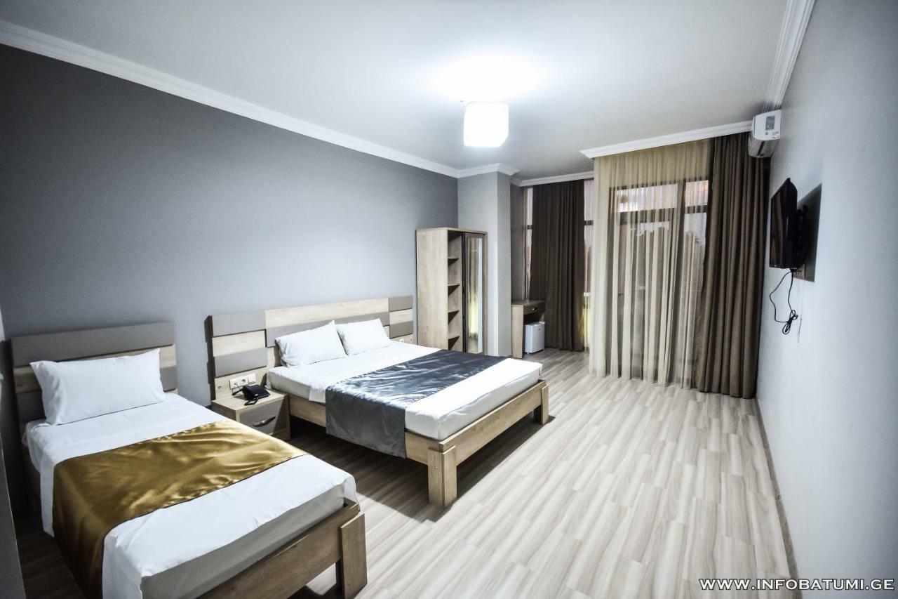 Hotel Wave Batumi Bagian luar foto