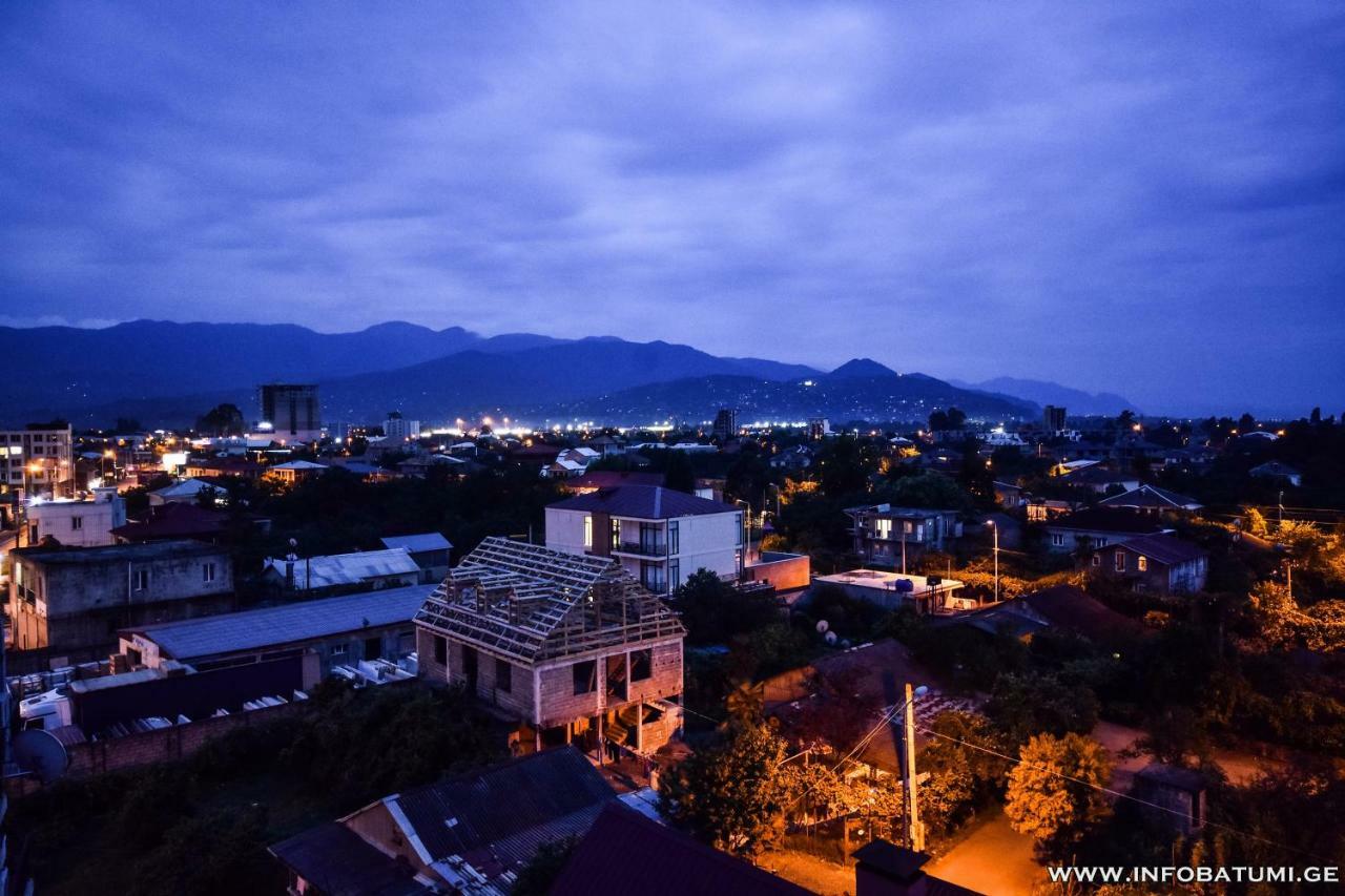 Hotel Wave Batumi Bagian luar foto