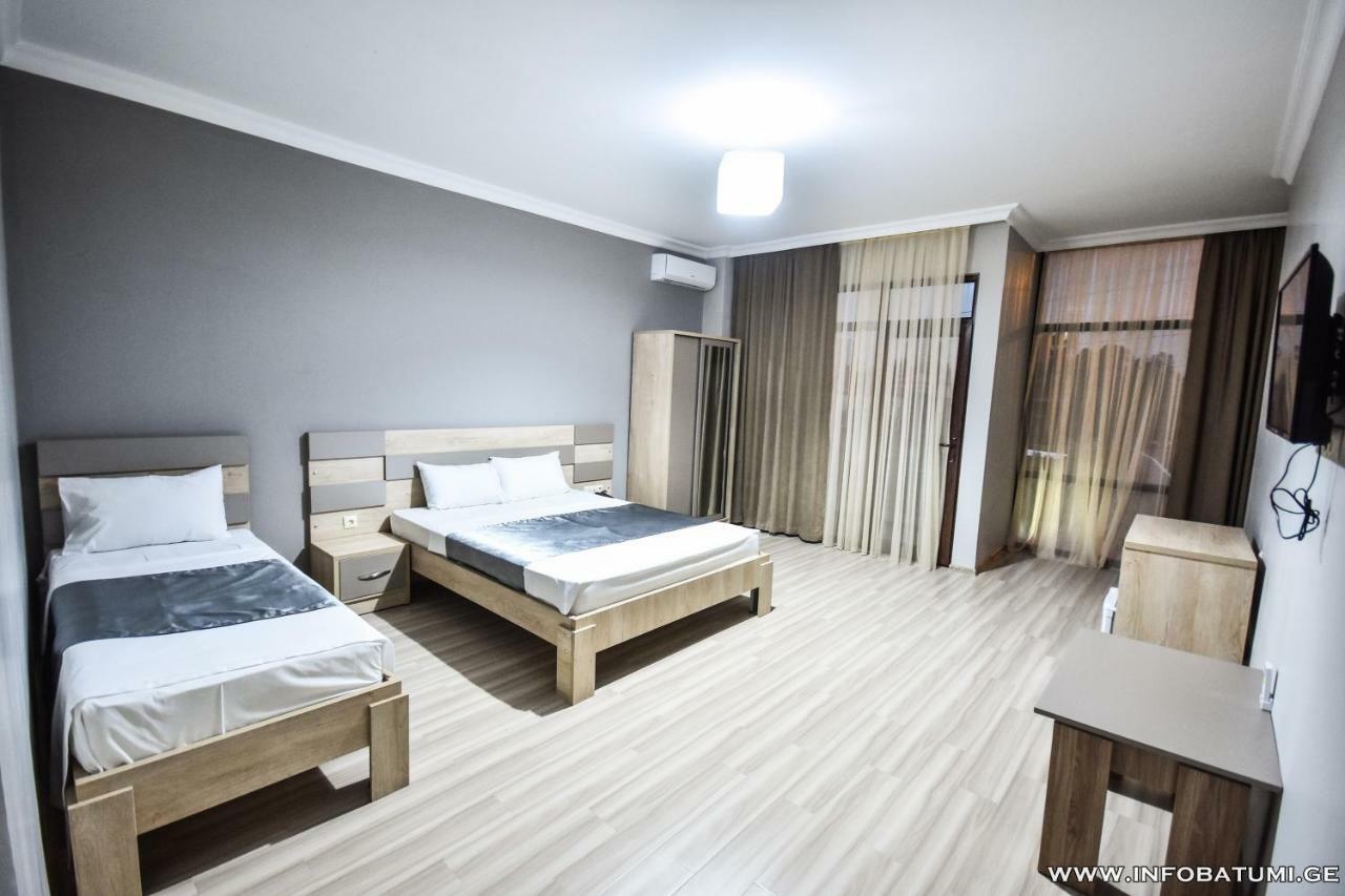 Hotel Wave Batumi Bagian luar foto