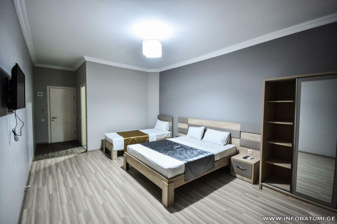 Hotel Wave Batumi Bagian luar foto