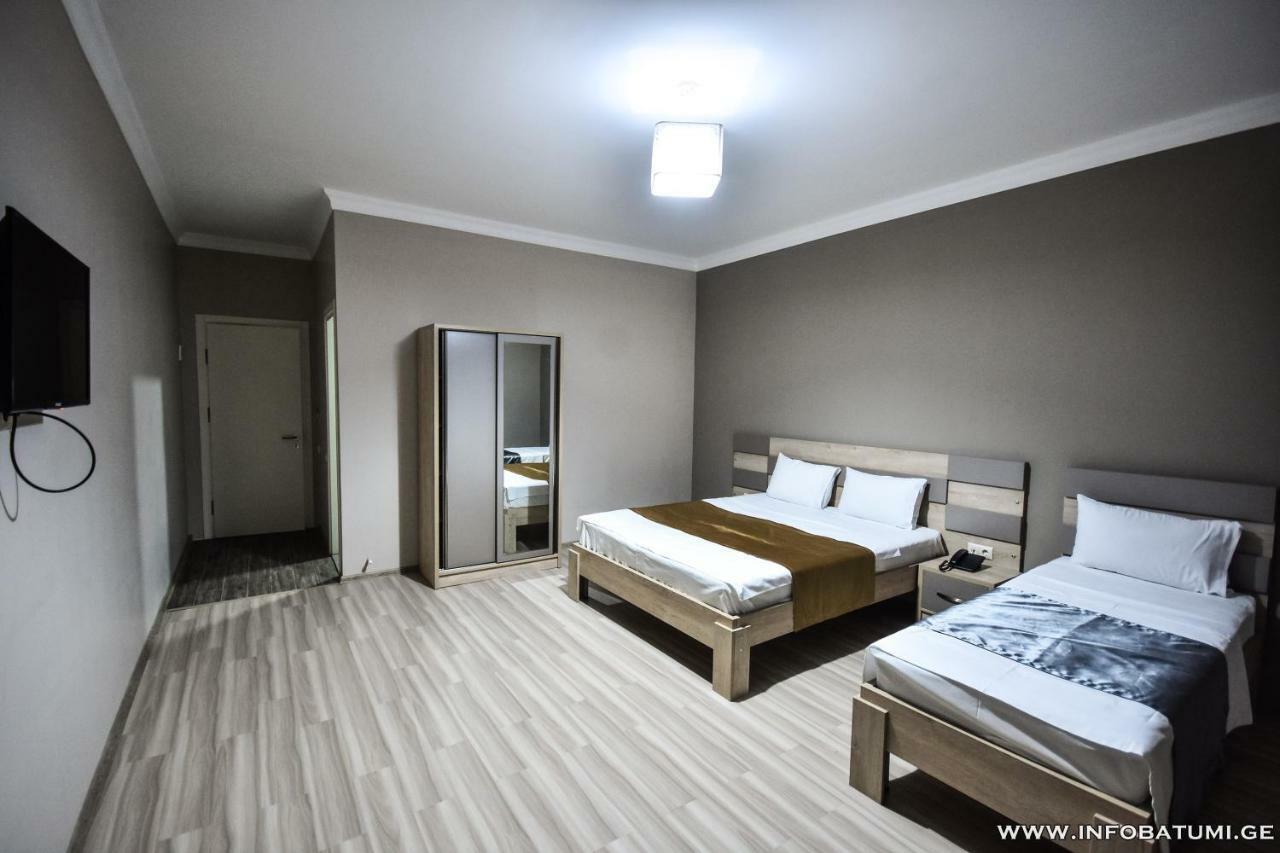 Hotel Wave Batumi Bagian luar foto