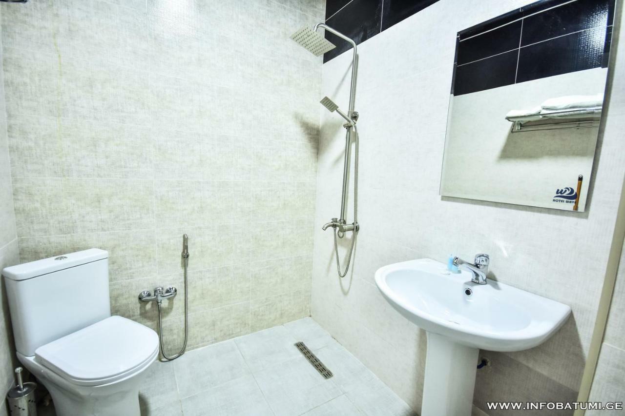 Hotel Wave Batumi Bagian luar foto
