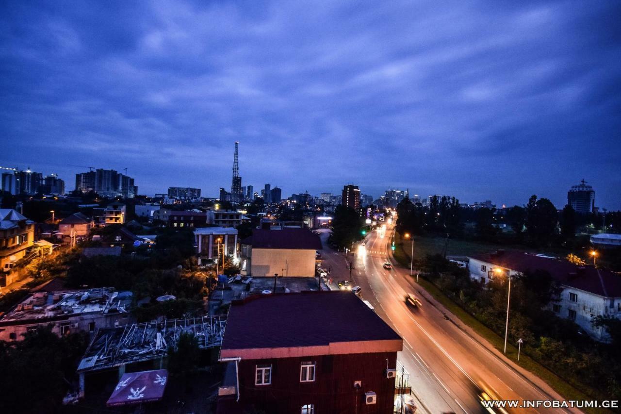 Hotel Wave Batumi Bagian luar foto