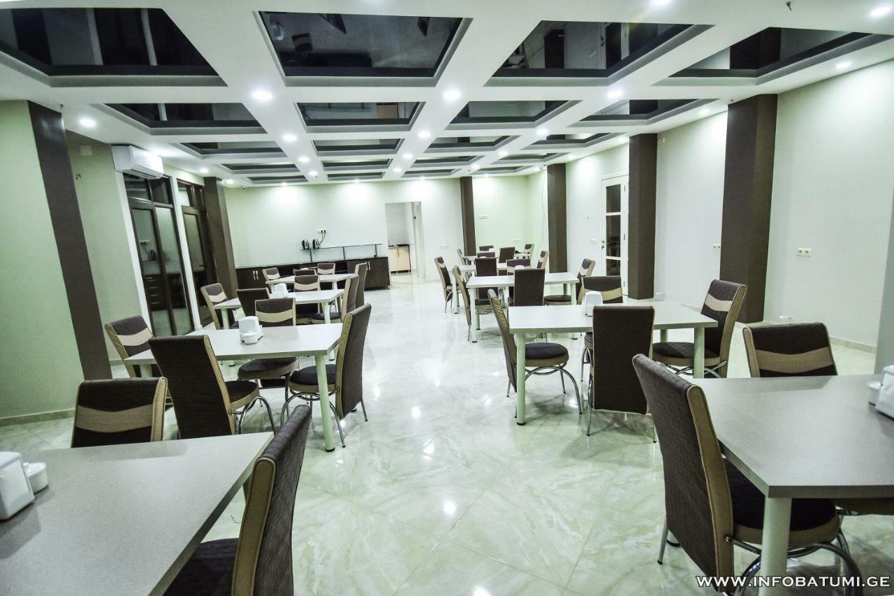 Hotel Wave Batumi Bagian luar foto
