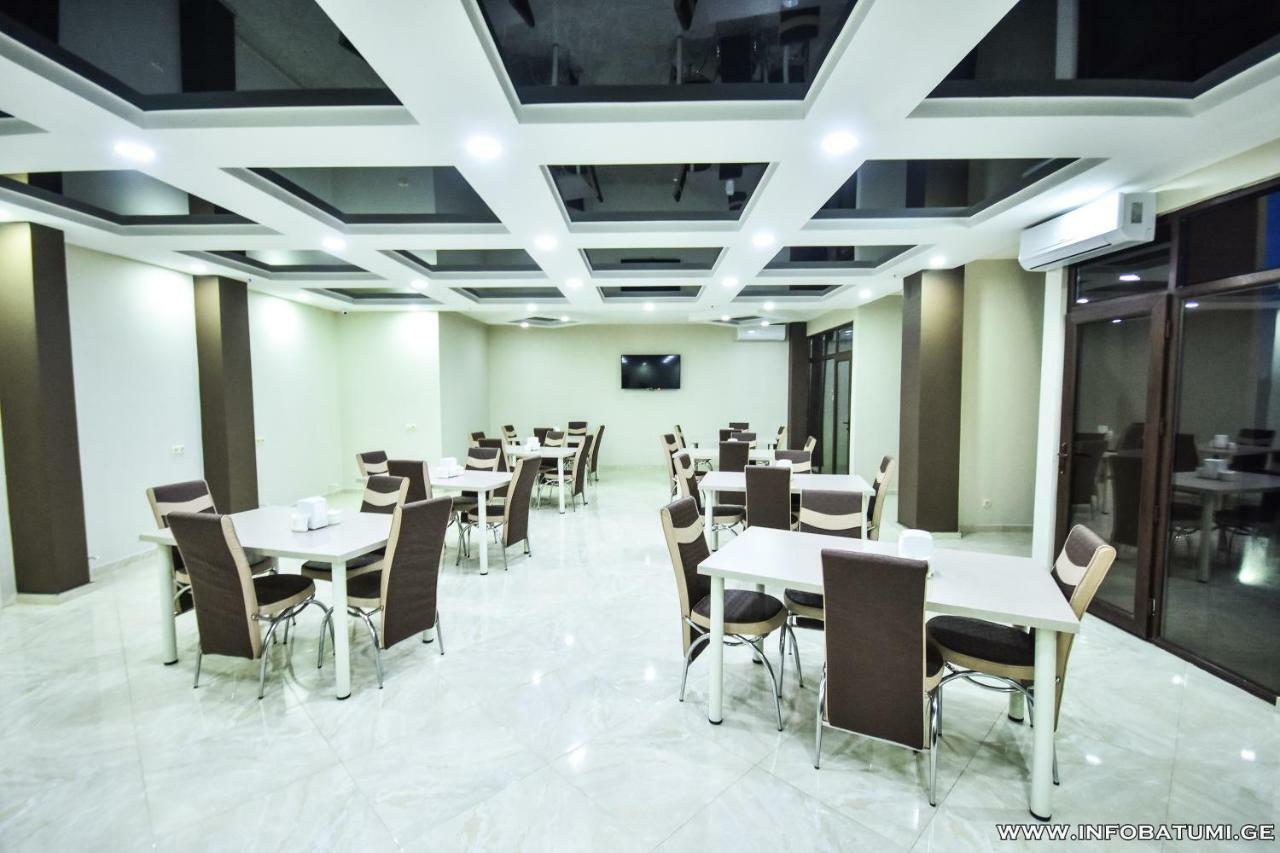 Hotel Wave Batumi Bagian luar foto
